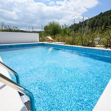 Mila And Jurija Formenti 2 Apartments In Heart Of Nautic Marina, With Heated Swimming Pool, Bikes, Sup, Kajak 斯克拉丁 外观 照片