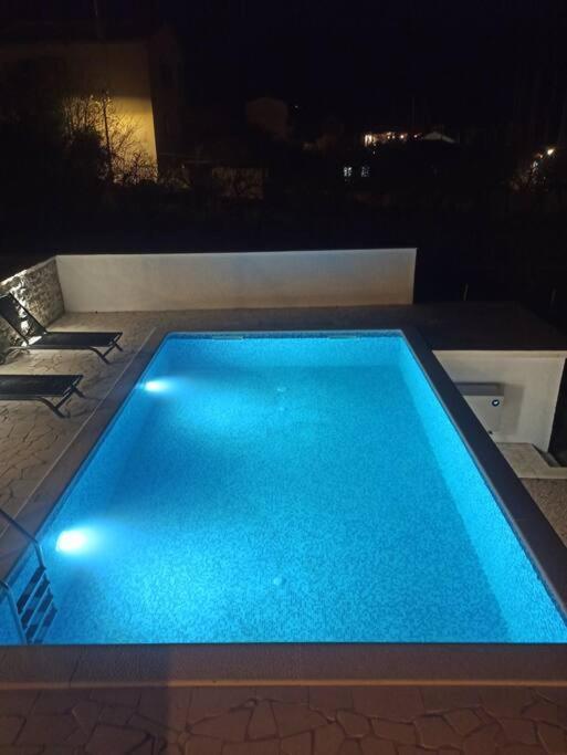 Mila And Jurija Formenti 2 Apartments In Heart Of Nautic Marina, With Heated Swimming Pool, Bikes, Sup, Kajak 斯克拉丁 外观 照片