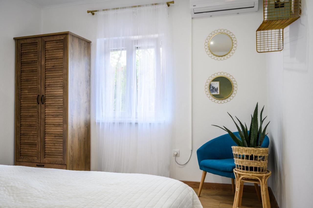 Mila And Jurija Formenti 2 Apartments In Heart Of Nautic Marina, With Heated Swimming Pool, Bikes, Sup, Kajak 斯克拉丁 外观 照片