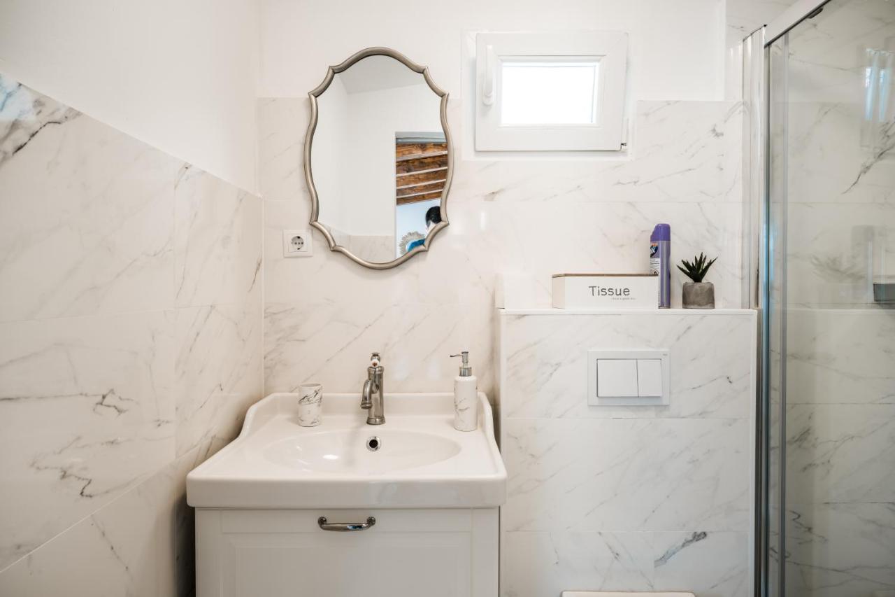 Mila And Jurija Formenti 2 Apartments In Heart Of Nautic Marina, With Heated Swimming Pool, Bikes, Sup, Kajak 斯克拉丁 外观 照片