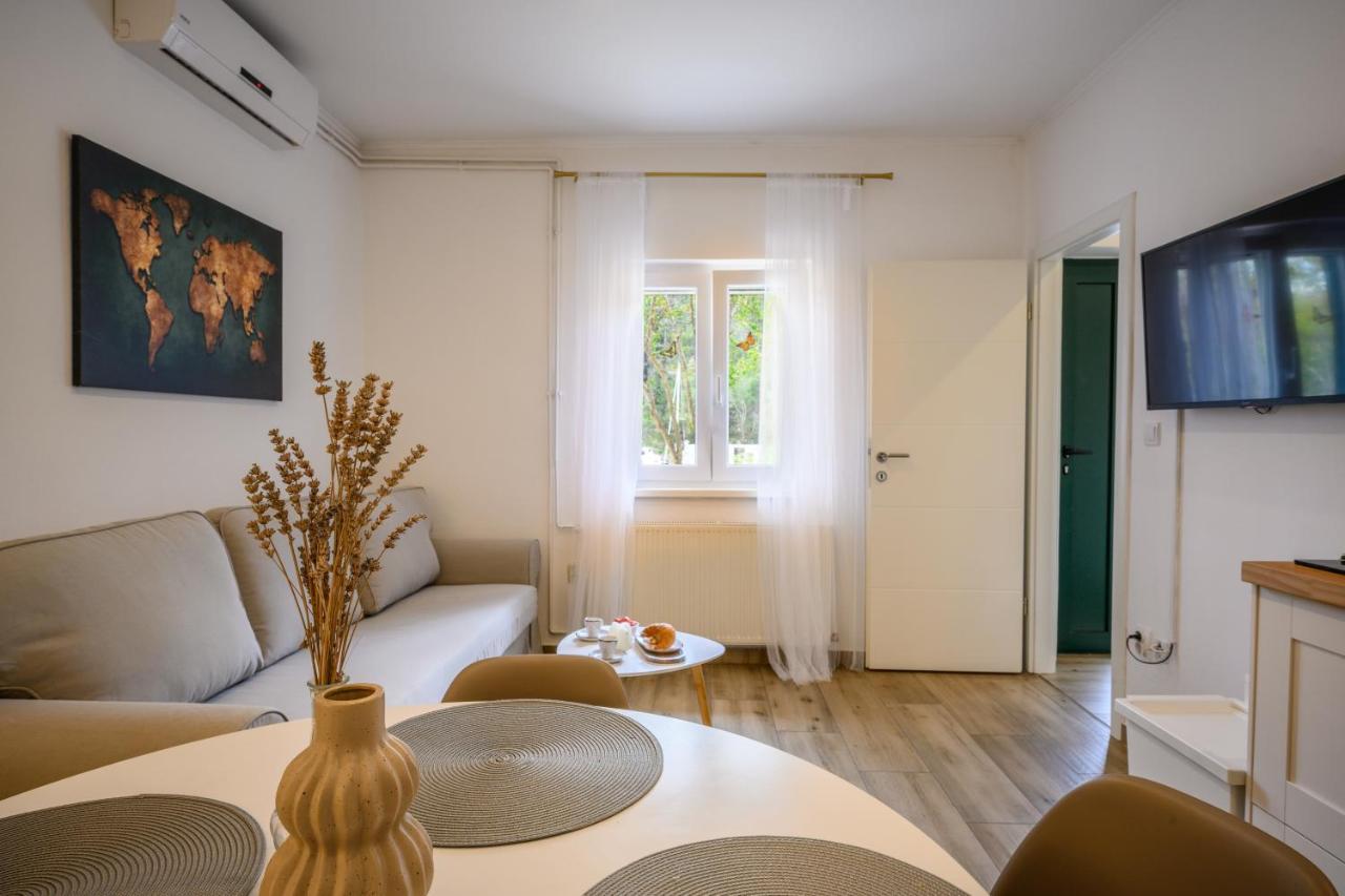 Mila And Jurija Formenti 2 Apartments In Heart Of Nautic Marina, With Heated Swimming Pool, Bikes, Sup, Kajak 斯克拉丁 外观 照片
