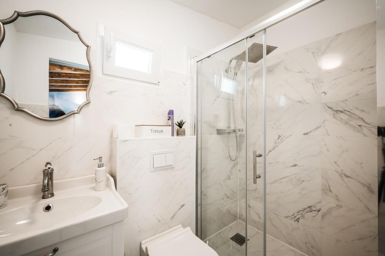 Mila And Jurija Formenti 2 Apartments In Heart Of Nautic Marina, With Heated Swimming Pool, Bikes, Sup, Kajak 斯克拉丁 外观 照片