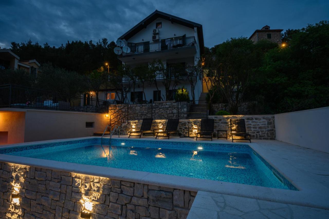 Mila And Jurija Formenti 2 Apartments In Heart Of Nautic Marina, With Heated Swimming Pool, Bikes, Sup, Kajak 斯克拉丁 外观 照片